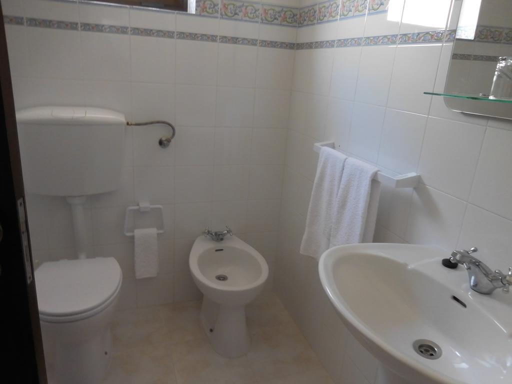 Guesthouse Luar Одесекс Екстериор снимка
